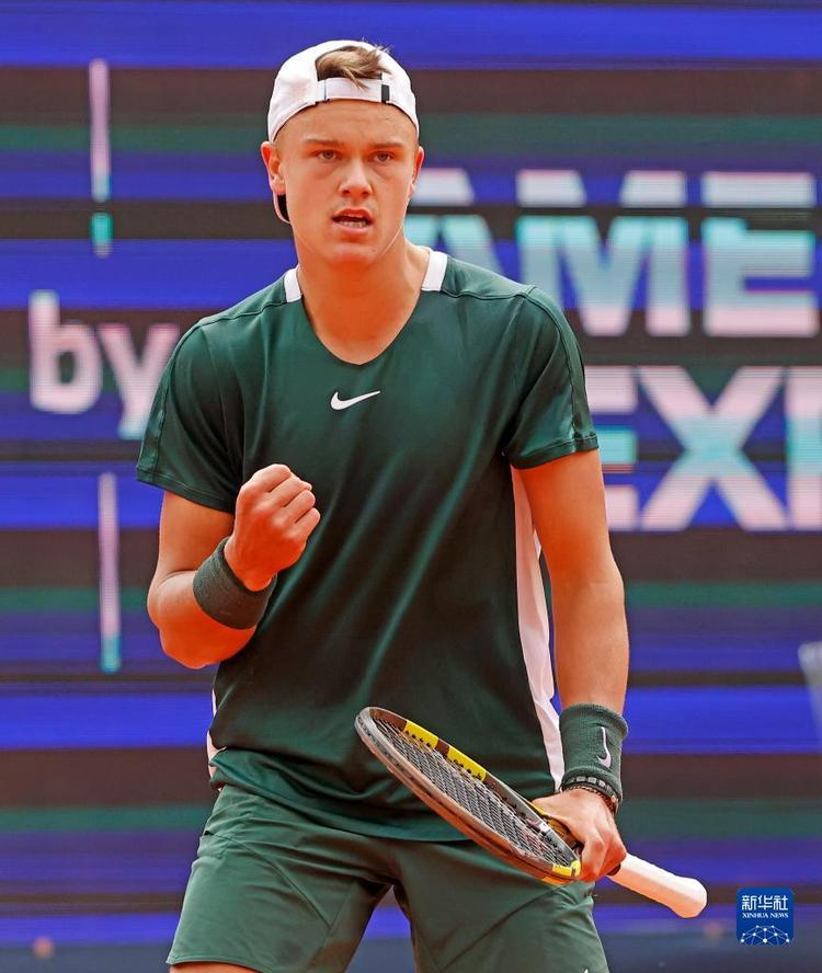 与潜在的主 与潜在的主