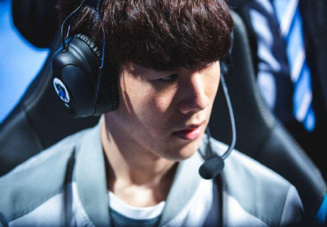 其背后代表 其背后代表